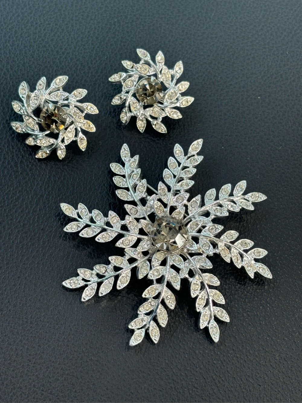 Sarah Coventry Crystal Leaf Snowflake Brooch and Earring Set